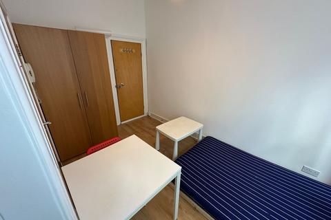 undefined, Self-contained Studio, Farleigh Rd, N16