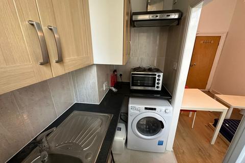 undefined, Self-contained Studio, Farleigh Rd, N16
