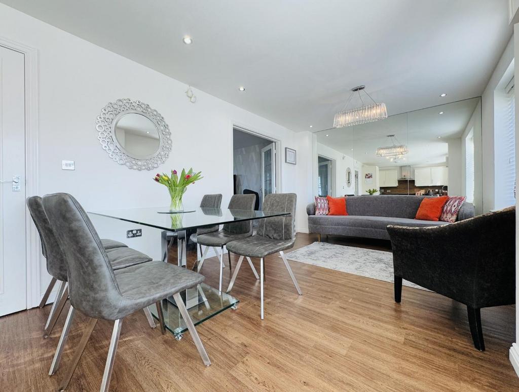 Kitchen/diner/sitting room