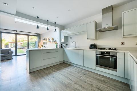 14 Bridge Road, Haslemere, GU27 2AS
