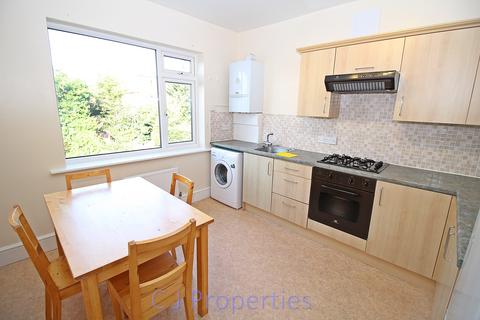 2 bedroom flat to rent, Neeld Crescent, London NW4