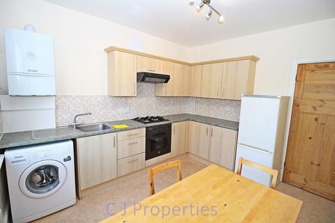 2 bedroom flat to rent, Neeld Crescent, London NW4