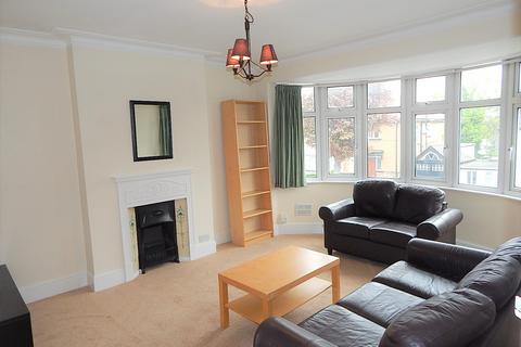 2 bedroom flat to rent, Neeld Crescent, London NW4
