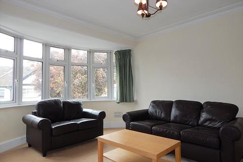 2 bedroom flat to rent, Neeld Crescent, London NW4