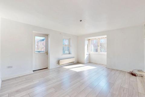 2 bedroom flat for sale, Glandford Way, Chadwell Heath, RM6