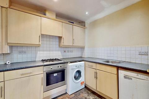 2 bedroom flat for sale, Glandford Way, Chadwell Heath, RM6