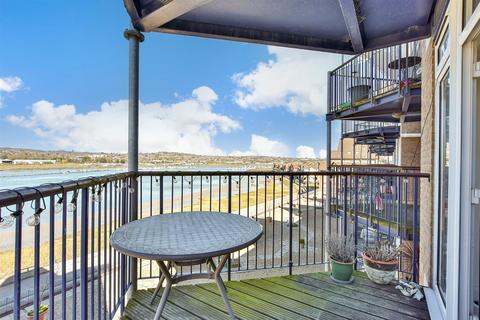 2 bedroom apartment for sale, Valetta Way, Rochester, Kent