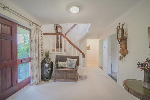 undefined, Avenue Close, Dorridge, B93