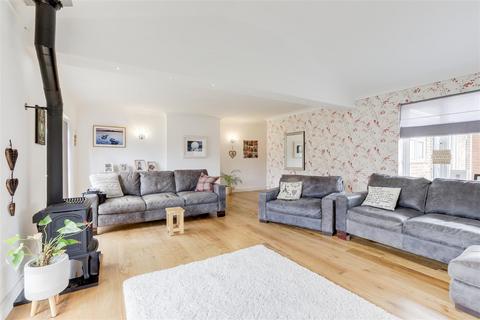 1 Abbey Close, Hucknall, Nottingham, NG15 6PJ
