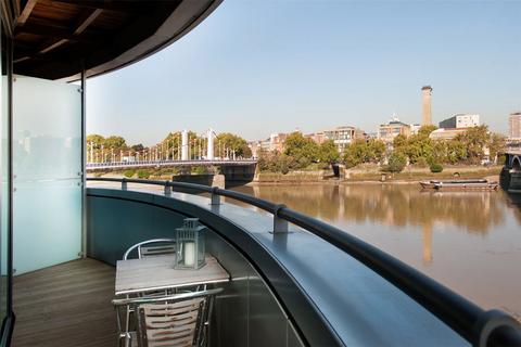 1 bedroom apartment to rent, Howard Building, 368 Queenstown Road, London, SW11
