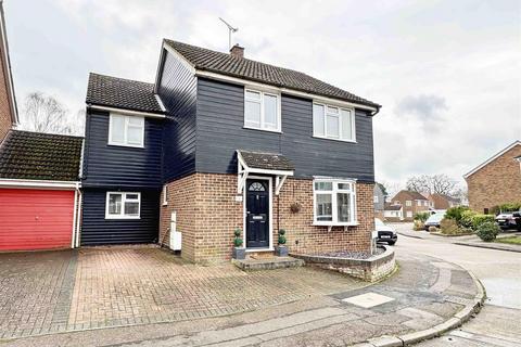2 Rydal Way, Great Notley, Braintree, CM77 7UG