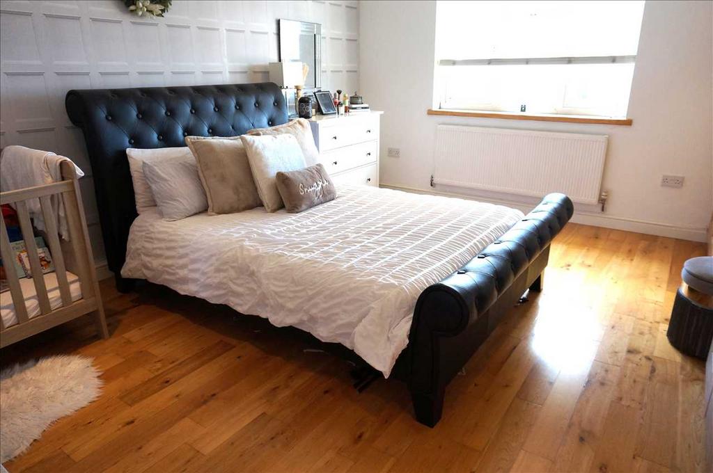 Front master bedroom