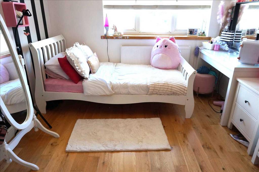 Back bedroom 3
