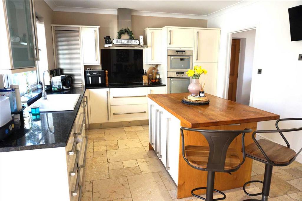 Combined kitchen and