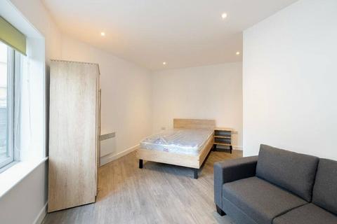 2 bedroom flat to rent, St. James's Parade, Bath, Somerset, BA1