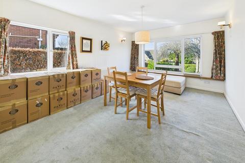 131 Reservoir Road, Gloucester, GL4 6SX