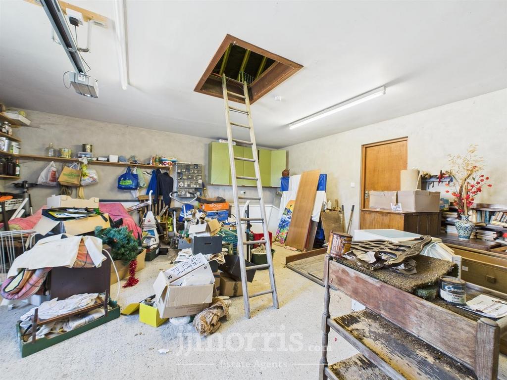 CAM02122 G0-PR0257-STILL017.jpg