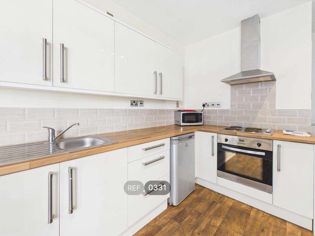 Kitchen &amp; Living area