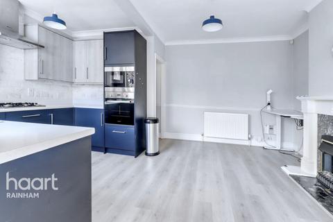 2 bedroom bungalow for sale, Ferro Road, Rainham, RM13 9TP