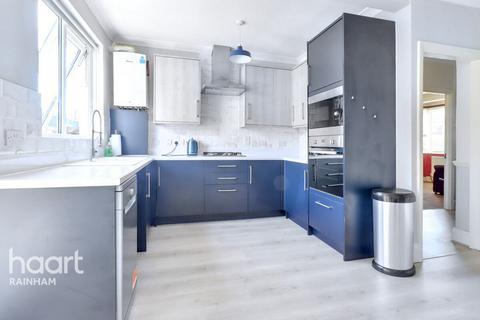 2 bedroom bungalow for sale, Ferro Road, Rainham, RM13 9TP