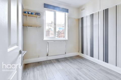 5 Ferro Road, Rainham, RM13 9TP
