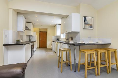 3 bedroom house to rent, Church Avenue, Nottingham NG7
