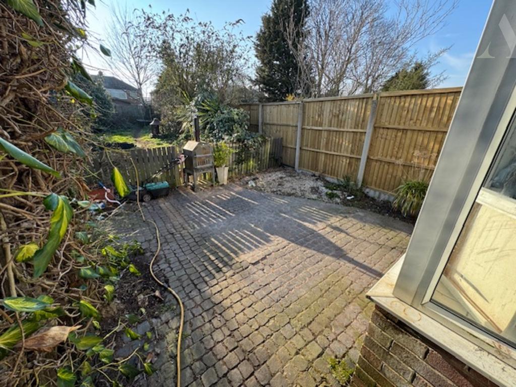 70 Millington Road garden 2