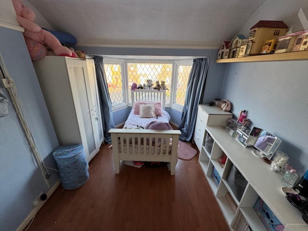 70 Millington Road bedroom 1