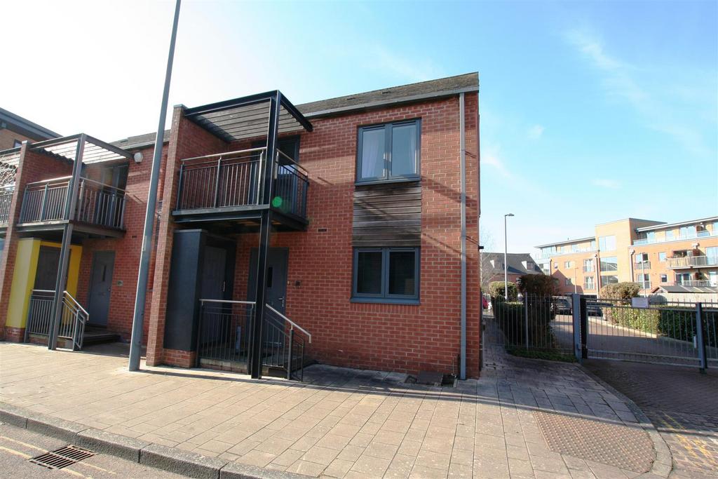 Bradleycourt,20newfront.JPG