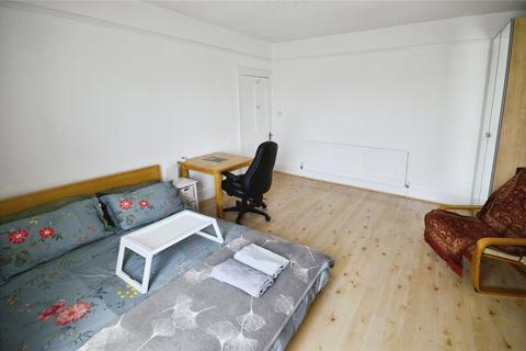 2 bedroom flat to rent, Catherine Road, Surbiton KT6