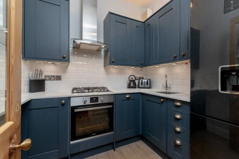 20/9 Caledonian Place, Edinburgh, EH11 2AP