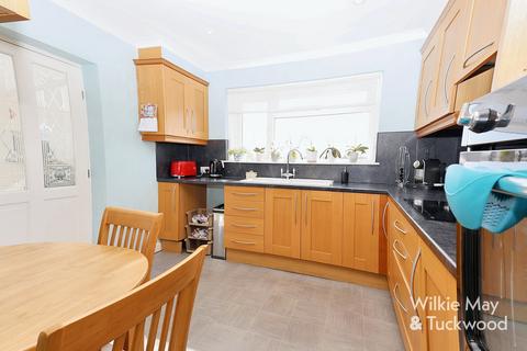 3 bedroom detached bungalow for sale, Shepherds Close, Wembdon, Bridgwater, Somerset TA6