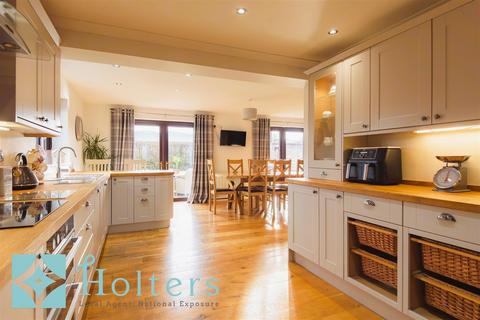 3 bedroom detached bungalow for sale, Cae Llewelyn, Cilmery, Builth Wells