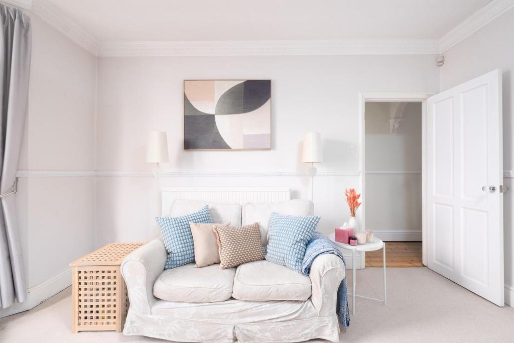 177 Bishopsworth Road, BS13--4.jpg