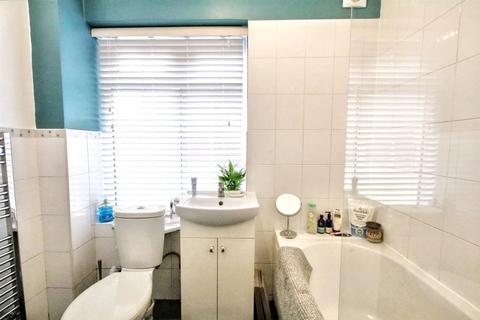 Flat 2, Elveden Court Epsom Road, Leatherhead, KT22 8TD