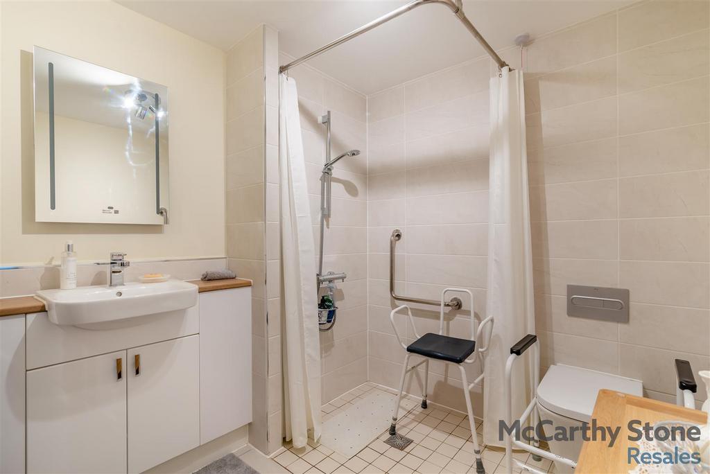 8640104-interior01.jpg