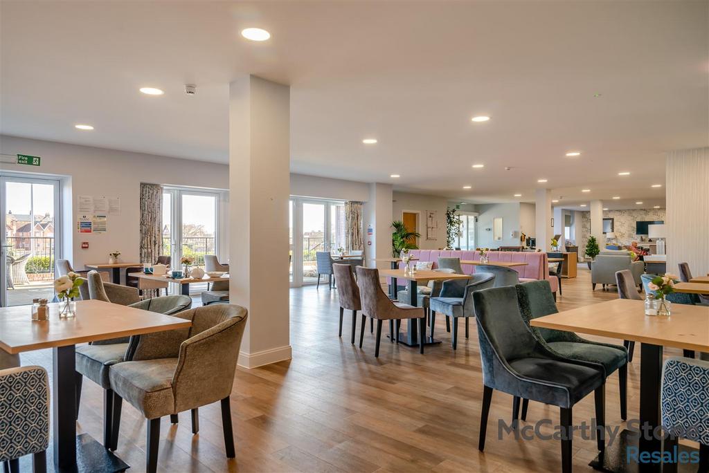 8640104-interior23.jpg