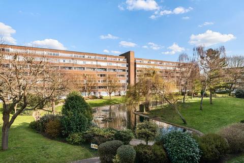 2 bedroom flat for sale, Fair Acres, Bromley