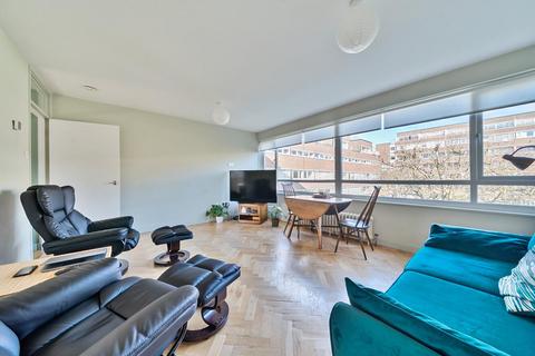 2 bedroom flat for sale, Fair Acres, Bromley