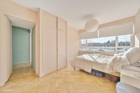 2 bedroom flat for sale, Fair Acres, Bromley