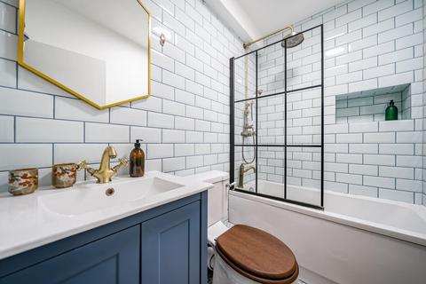 2 bedroom flat for sale, Malvern Road, Queens Park