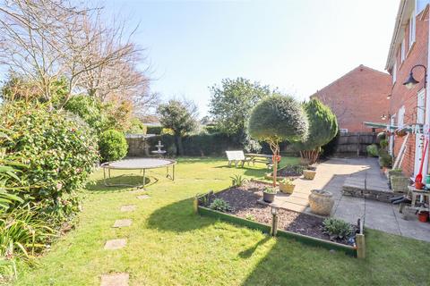 4 bedroom detached house for sale, Hawkwell, Church Crookham GU52