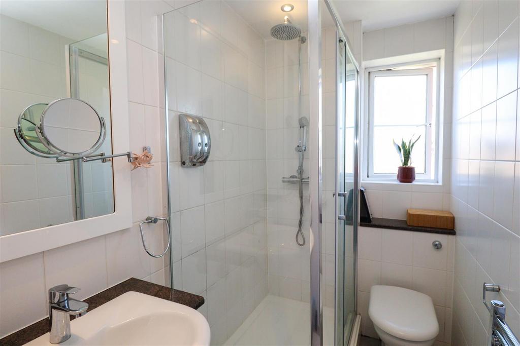En Suite to Bed 1