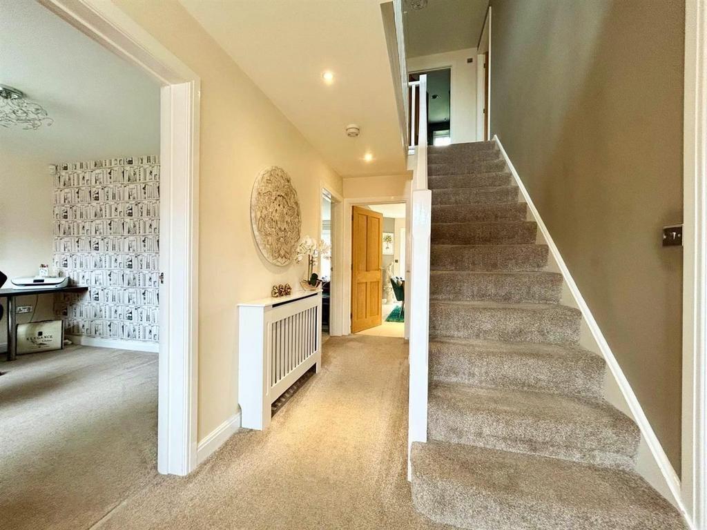 Hallway.jpg