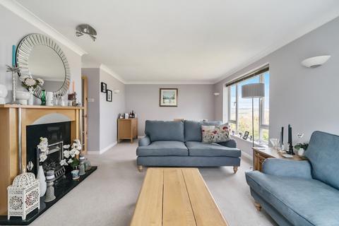 2 Weston Close, Godalming, GU7 2EY
