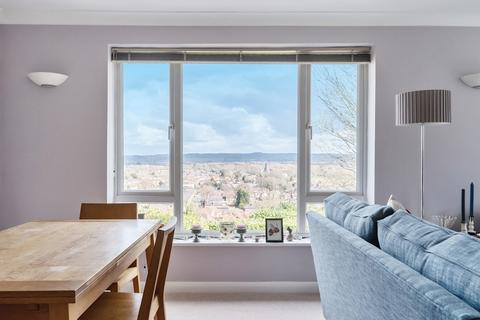 2 Weston Close, Godalming, GU7 2EY