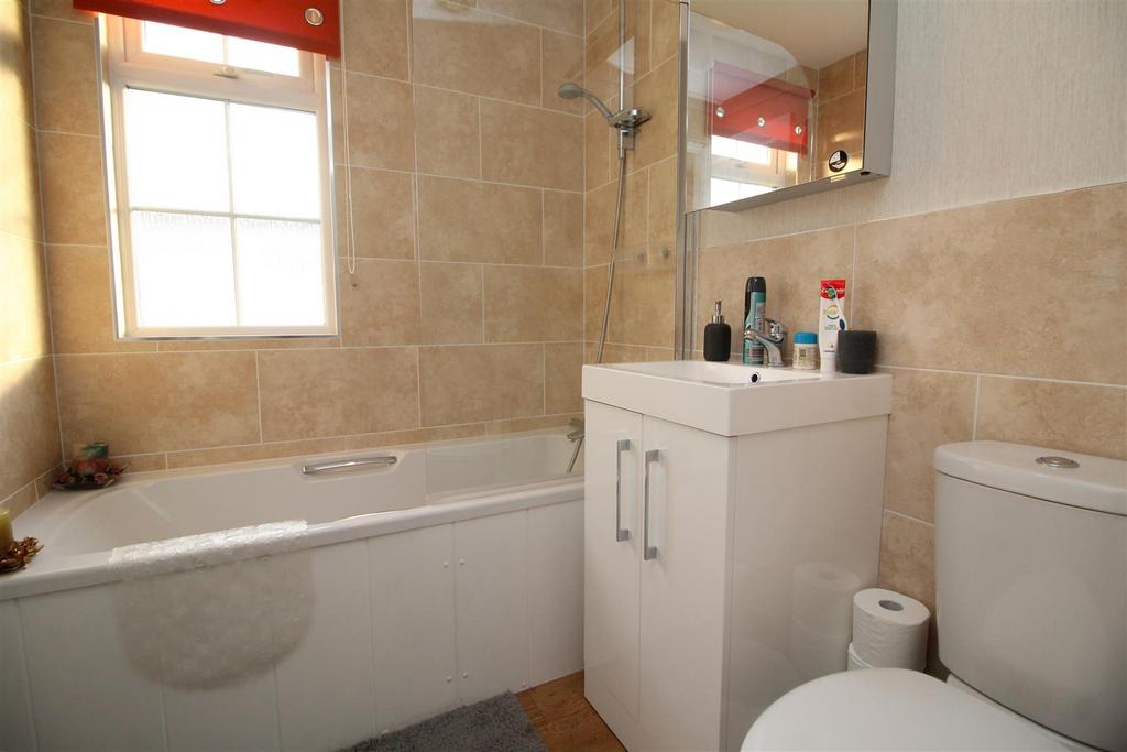 Bathroom .JPG