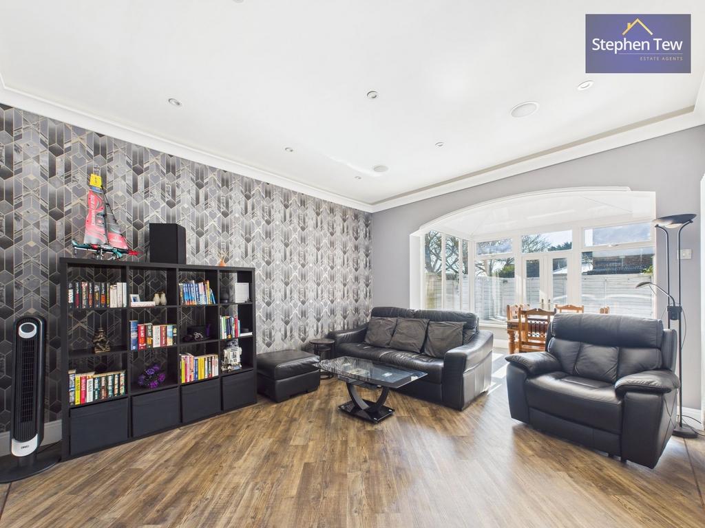 Lounge/ Dining Room