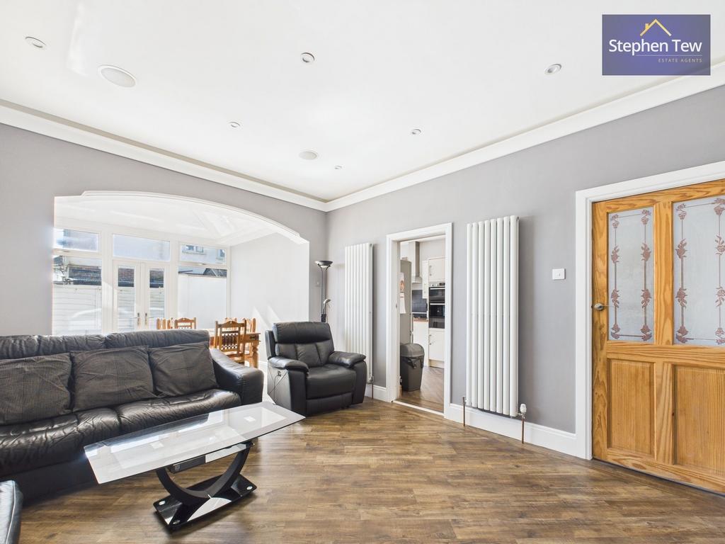 Lounge/ Dining Room