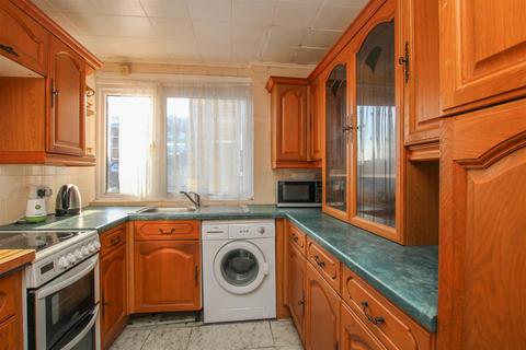 2 bedroom apartment for sale, Limes Court, Sawyers Hall Lane, Brentwood